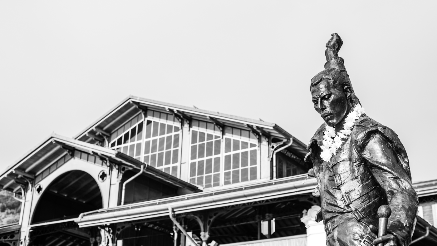 Black and white photo of the famous freddie mercury statue in Switzerland