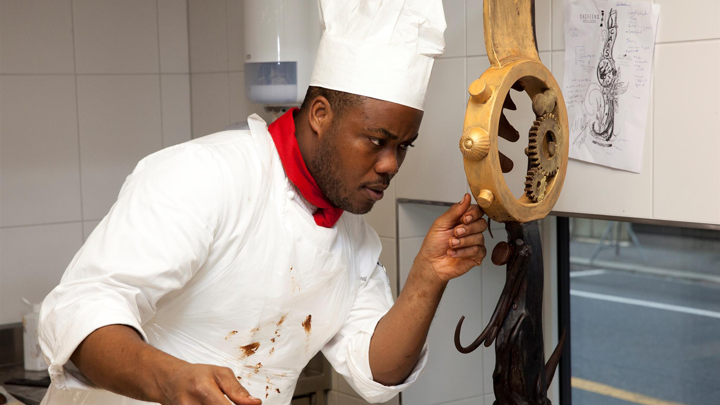 Selasi from GBBO learning about chocolate