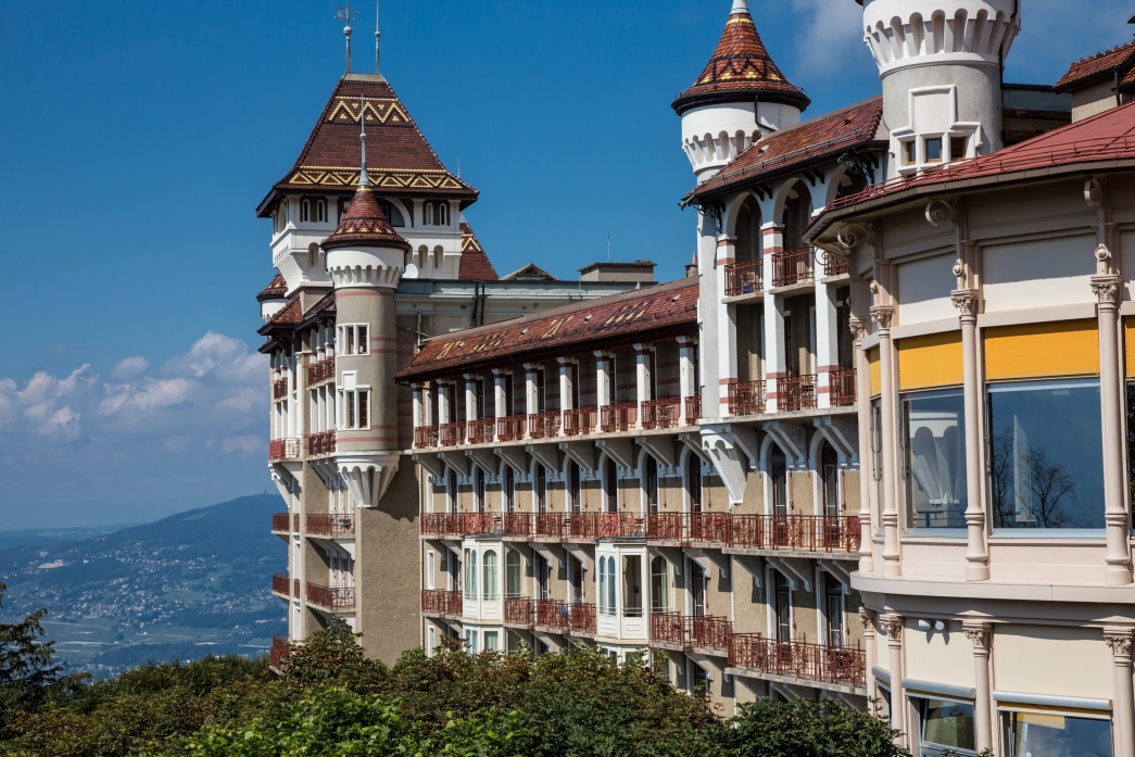 SHMS Caux Palace rooms overlooking Lake Geneva and the Swiss Alps