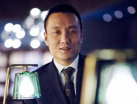 graduate-with-bachelor-degree-hospitality-management