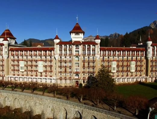 SHMS-grad-studied-in-hogwarts-like-palace